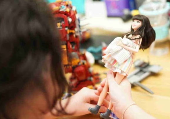 Barbie fever: The job of doll play in kid improvement