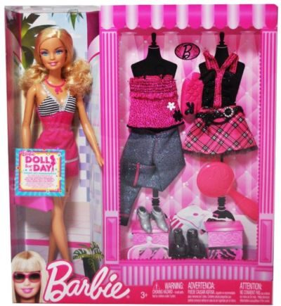 Barbie Fashionista with 3 Fashion Outfits and Shoes